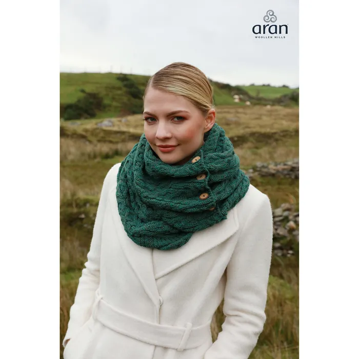 Aran Woollen Mills Snood Scarf with Buttons Necklaces