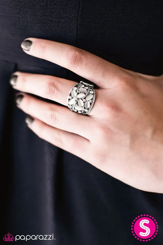 Rings Paparazzi Jewelry Paparazzi Ring Moonbeam Light White
