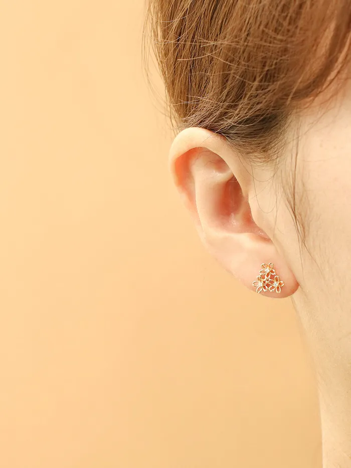 Earrings MinimalBijoux 14K Gold Flower Garden Cartilage Earring 20G18G16G