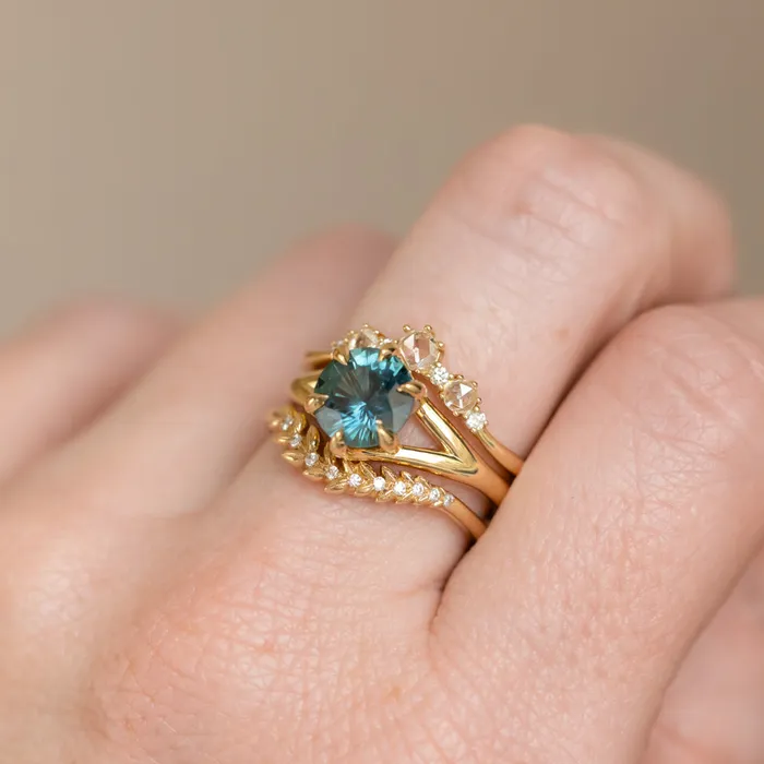 Lewis Clark Sapphires PreStyled Sets 193ct Ocean Blue Teal Montana Sapphire Low Profile Six Prong Split Shank Solitaire in 18k Yellow Gold