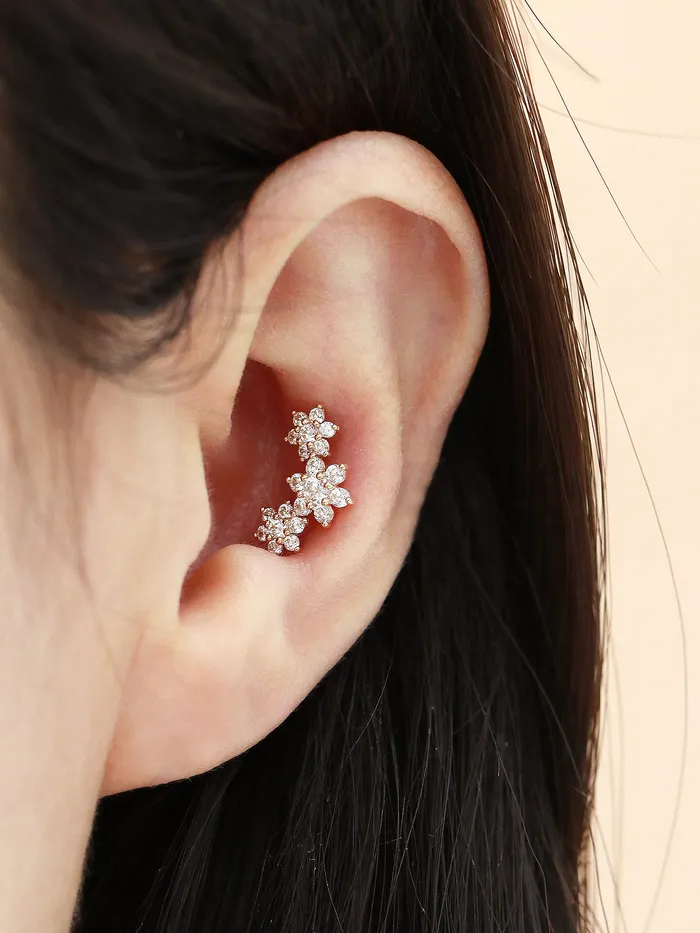 MinimalBijoux Earrings 14K gold Triple Flower cartilage earring 20g